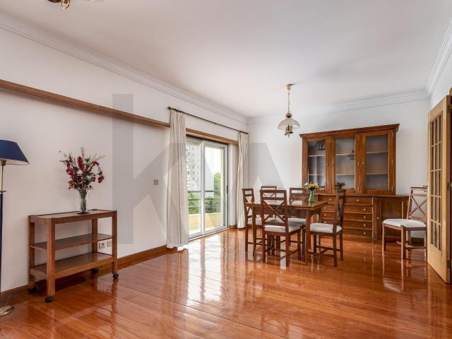 Apartamento alugar em Quinta do Lambert, Lisboa