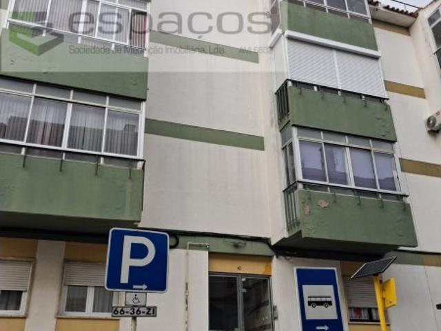 Apartamento alugar em Santiago Dos Velhos, Lisboa