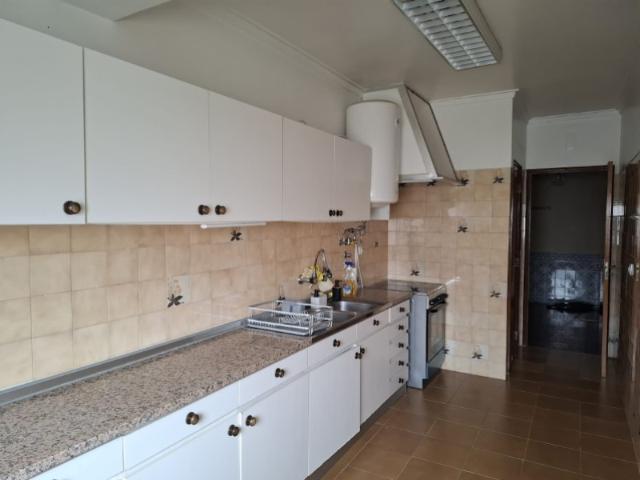 Apartamento alugar em Encosta do Sol, Amadora