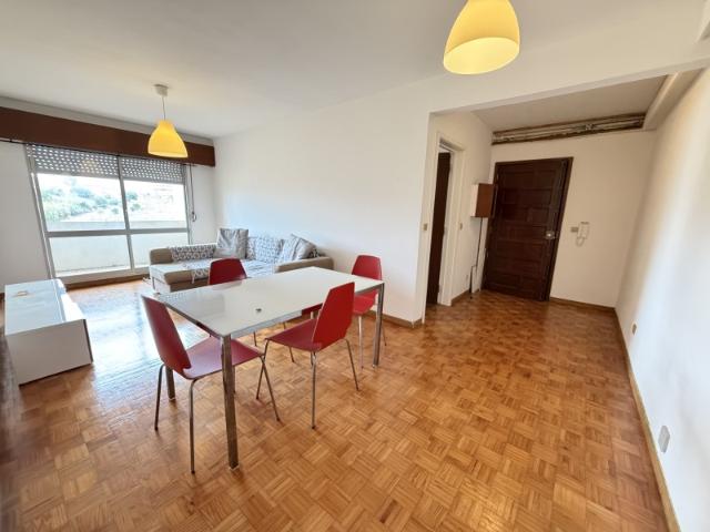 Apartamento alugar em Encosta do Sol, Amadora