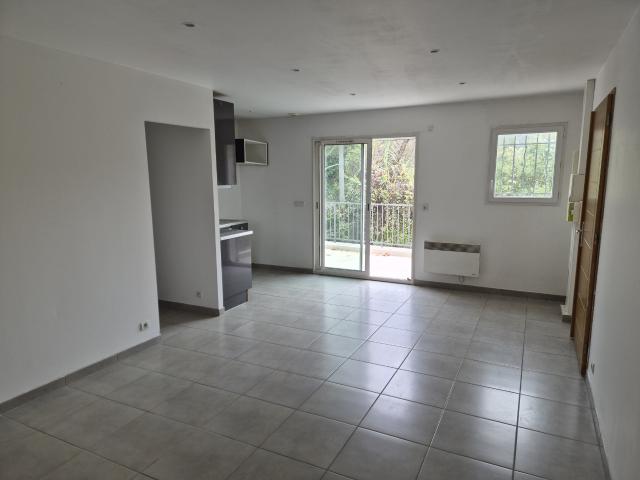 Appartement vente à Arrondissement de Toulon, Solliès-toucas