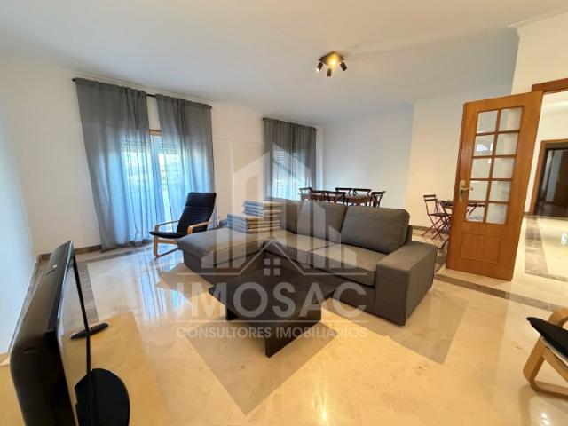 Apartamento alugar em Santiago Dos Velhos, Lisboa