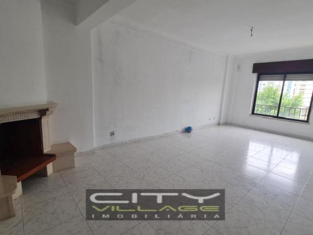 Apartamento alugar em Cacém, Cacém e São Marcos