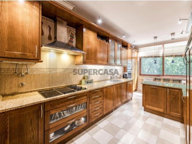Casa venda em Villa Park, Amadora