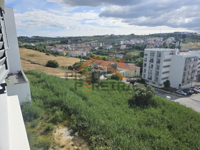 Apartamento venda em Catujal, Santiago Dos Velhos
