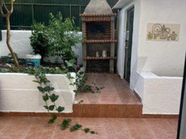 Casa venda em Mina de Água, Amadora