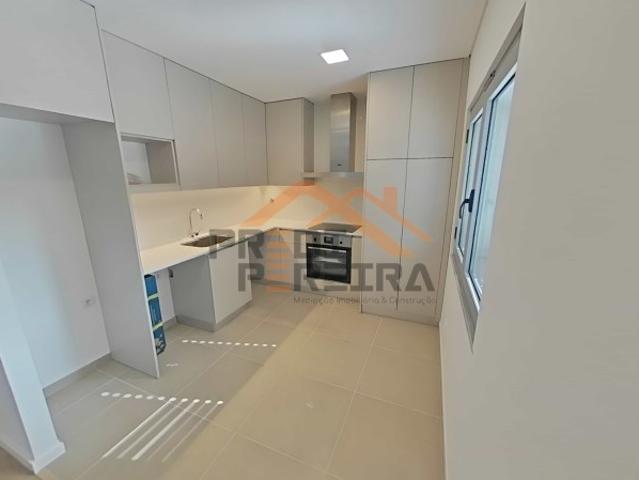 Apartamento venda em Catujal, Santiago Dos Velhos