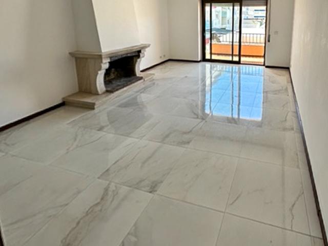 Apartamento alugar em Carcavelos, Cascais