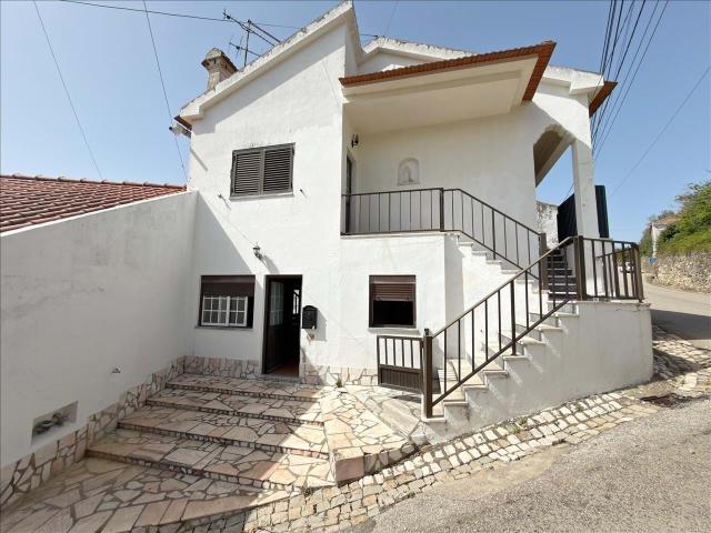 Casa venda em Alenquer (Santo Estêvão e Triana), Alenquer