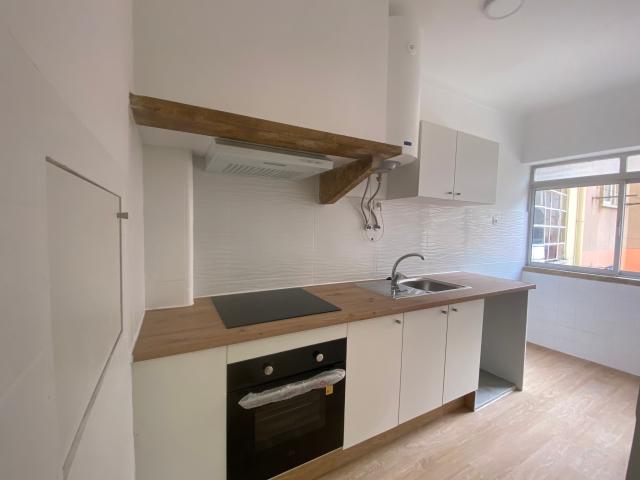 Apartamento alugar em Santiago Dos Velhos, Lisboa
