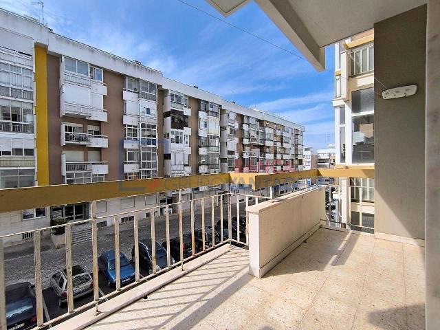 Apartamento venda em Lagoal, Oeiras