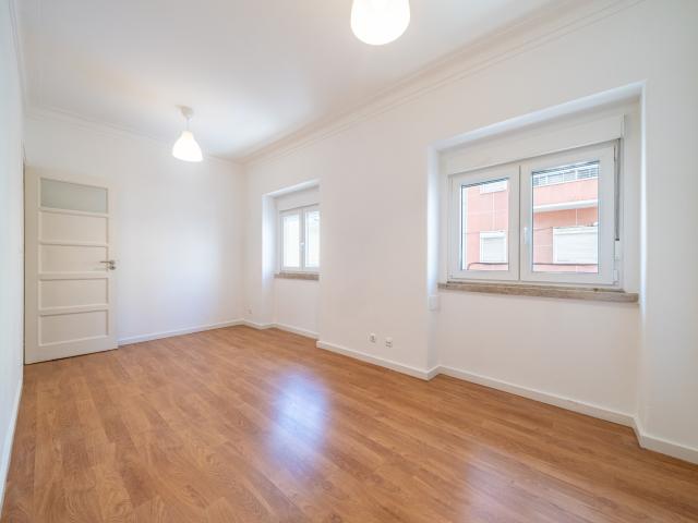 Apartamento alugar em Jardins do Cristo Rei, Santiago Dos Velhos