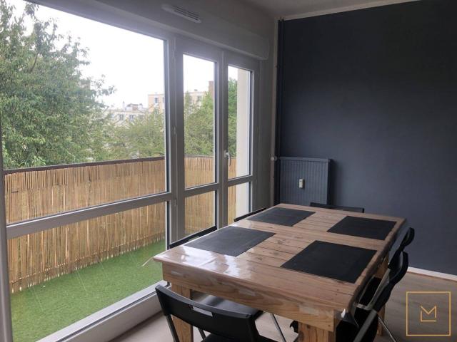 Studio location à Le Château, Caen