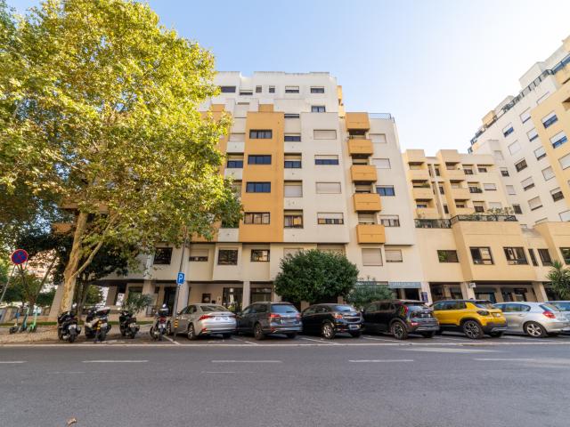 Apartamento alugar em Carnide, Lisboa