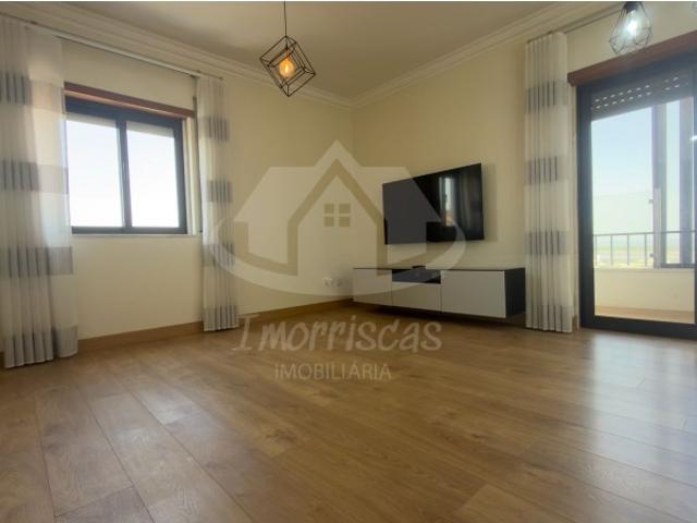 Apartamento alugar em Pirescoxe, Santiago Dos Velhos