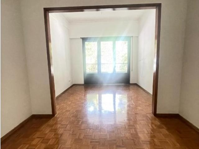 Apartamento alugar em Benfica, Benfica
