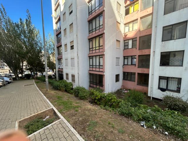 Apartamento venda em Massamá, Massamá e Monte Abraão