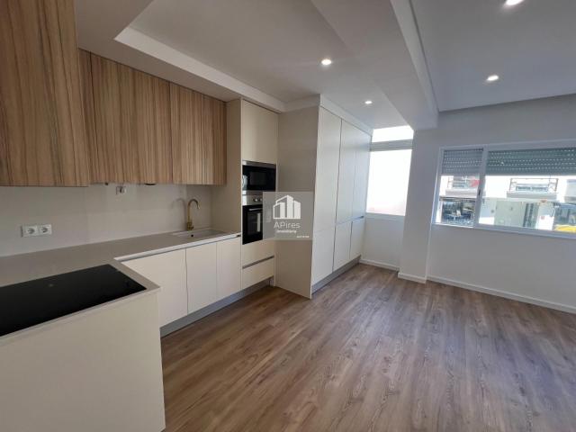 Apartamento venda em Almada, Setúbal