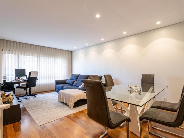 Apartamento venda em Oliveira do Douro, Vila Nova De Gaia