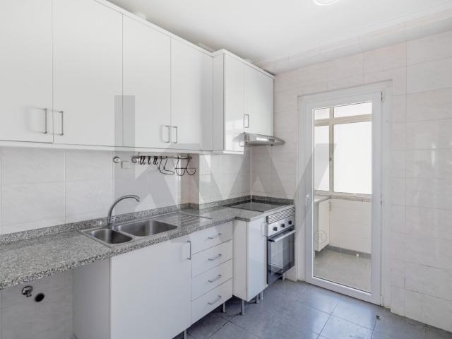 Apartamento alugar em Baixa de Algés, Oeiras