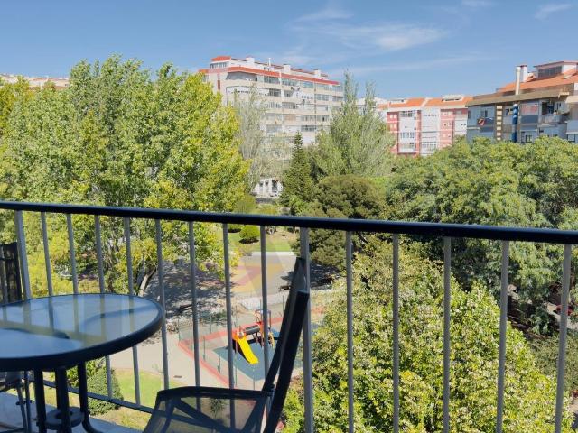 Apartamento alugar em Massamá, Massamá e Monte Abraão
