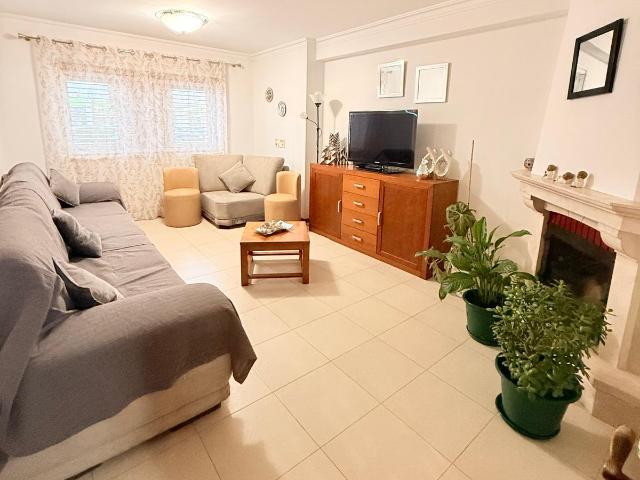 Apartamento alugar em Santo António Da Charneca, Setúbal