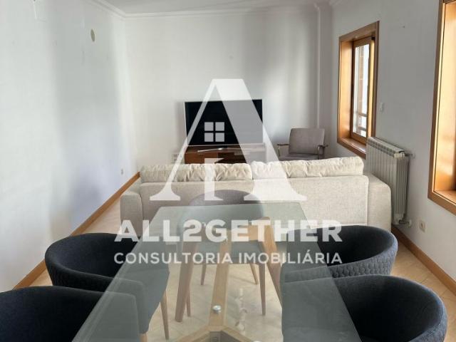 Apartamento alugar em Urbanização do Conventinho, Santiago Dos Velhos