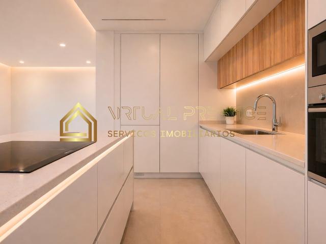 Apartamento venda em Almada, Setúbal