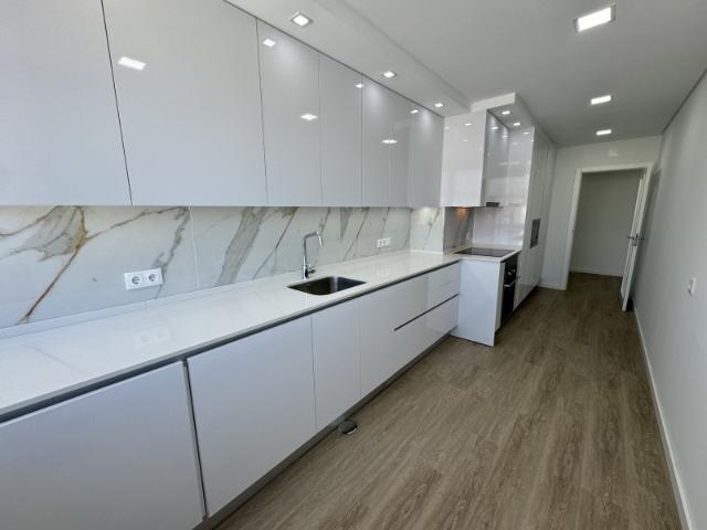 Apartamento alugar em Encosta do Sol, Amadora