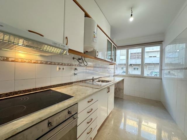 Apartamento venda em Venda Nova, Amadora