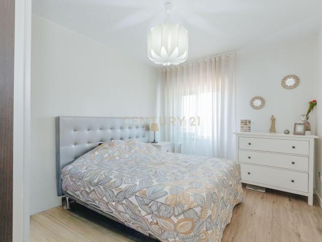 Apartamento venda em Santiago Dos Velhos, Lisboa