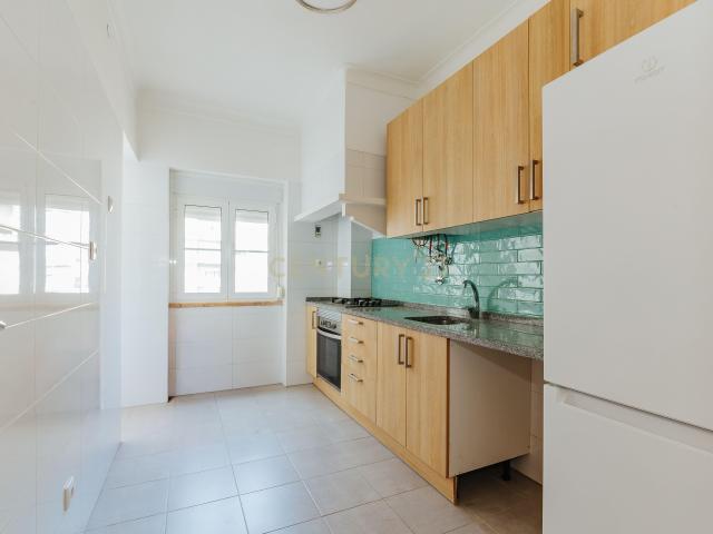 Apartamento venda em Santiago Dos Velhos, Lisboa