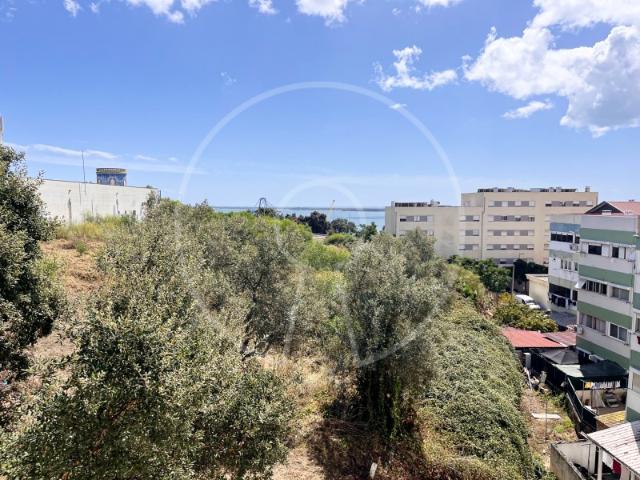 Apartamento venda em Fonte do Lavra, Setúbal