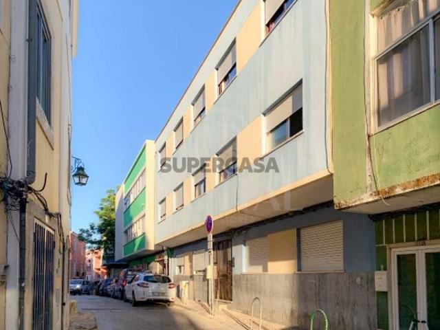 Casa venda em Almada Velha, Almada