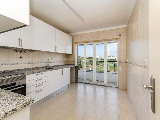 Apartamento alugar em Bairro Novo da Silveira, Almada