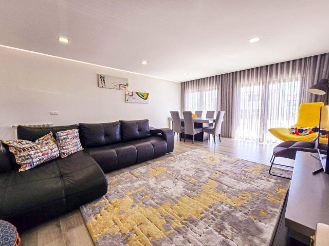Apartamento venda em Bom Sucesso, Lomba do Poço Frio
