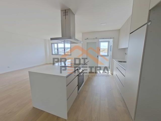 Apartamento venda em Catujal, Santiago Dos Velhos