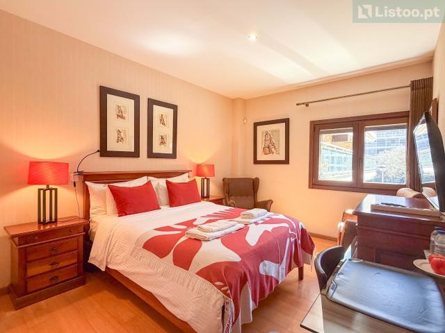 Apartamento venda em Terraços da Ponte, Santiago Dos Velhos