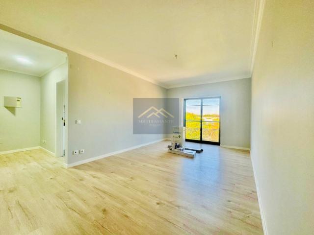 Apartamento venda em Almada, Setúbal