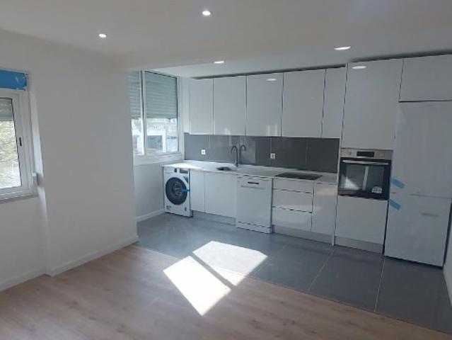 Apartamento venda em Reboleira, Amadora