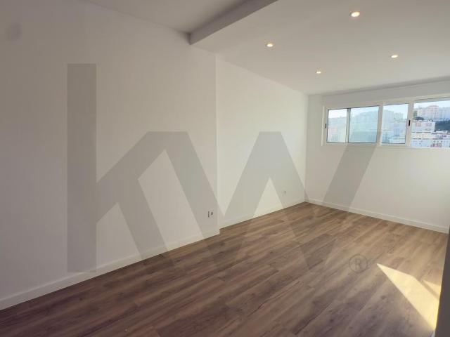 Apartamento venda em Vale de Carenque, Queluz