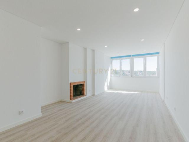 Apartamento venda em Santo António dos Cavaleiros e Frielas, Loures