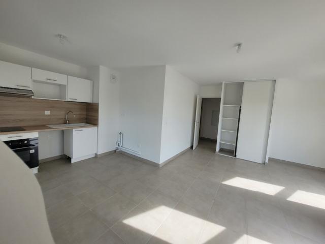 Appartement location à Lotissement la Cabassude, Trets