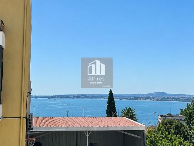 Apartamento venda em Torcatas, Almada