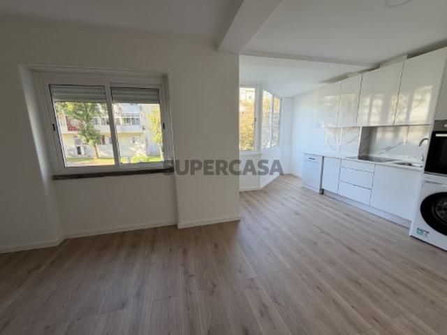 Casa venda em Reboleira, Amadora