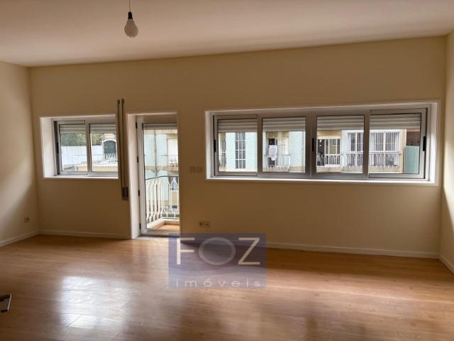 Apartamento alugar em Lordelo Do Ouro, Mouteira