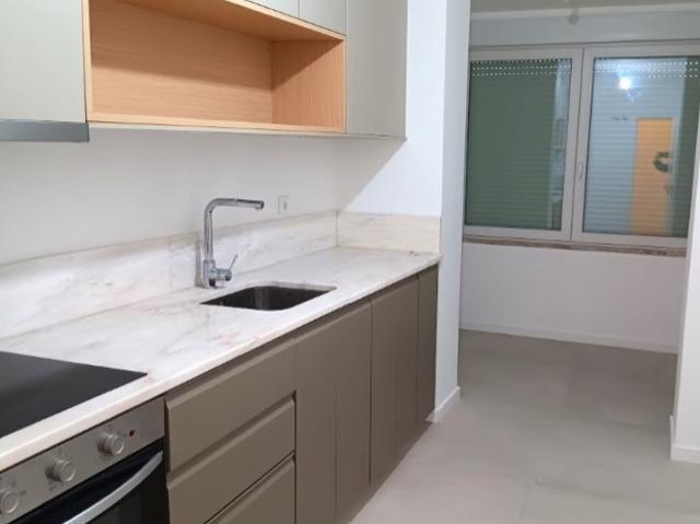 Apartamento alugar em Encosta do Sol, Amadora