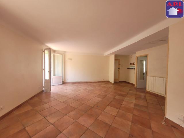 Appartement location à Bourrut, Ganac