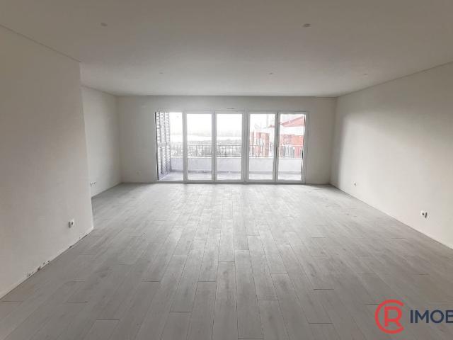 Apartamento venda em Urbanização Alto do Romão, Verderena