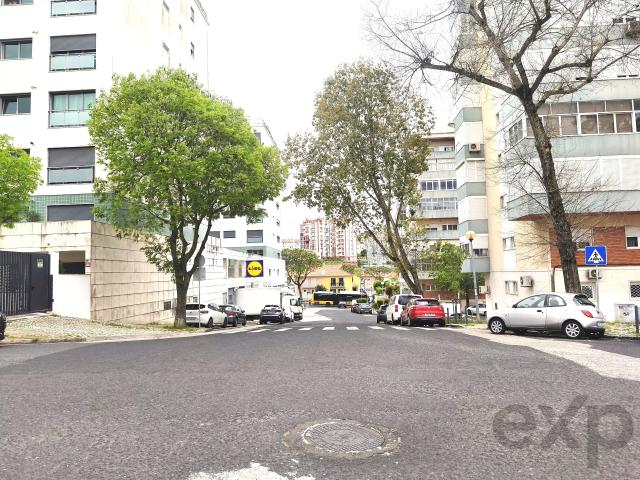 Apartamento venda em Bairro de Santa Cruz de Benfica, Lisboa